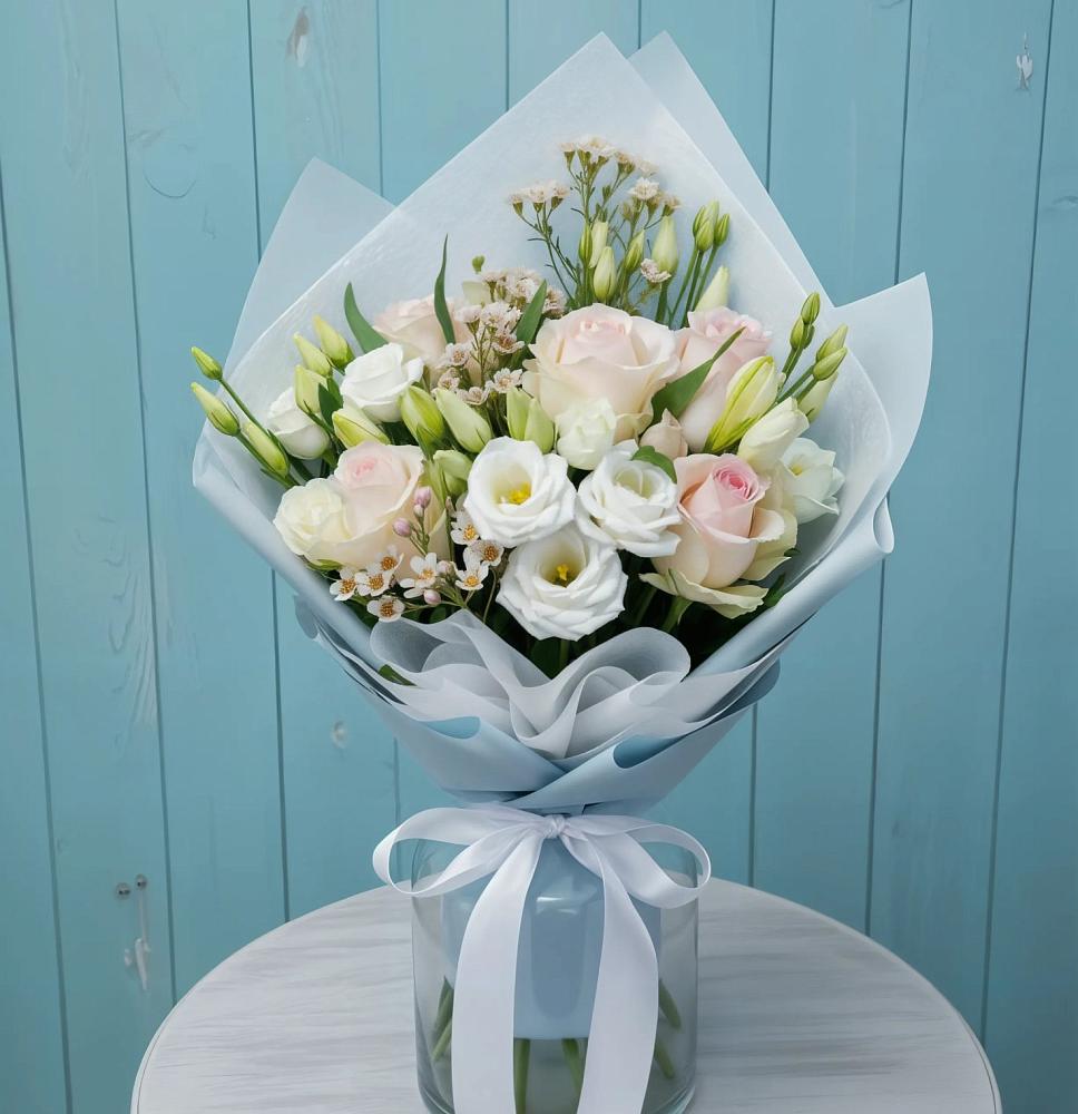 Букет цветов из: Розы и Лизиантусы в Лузино