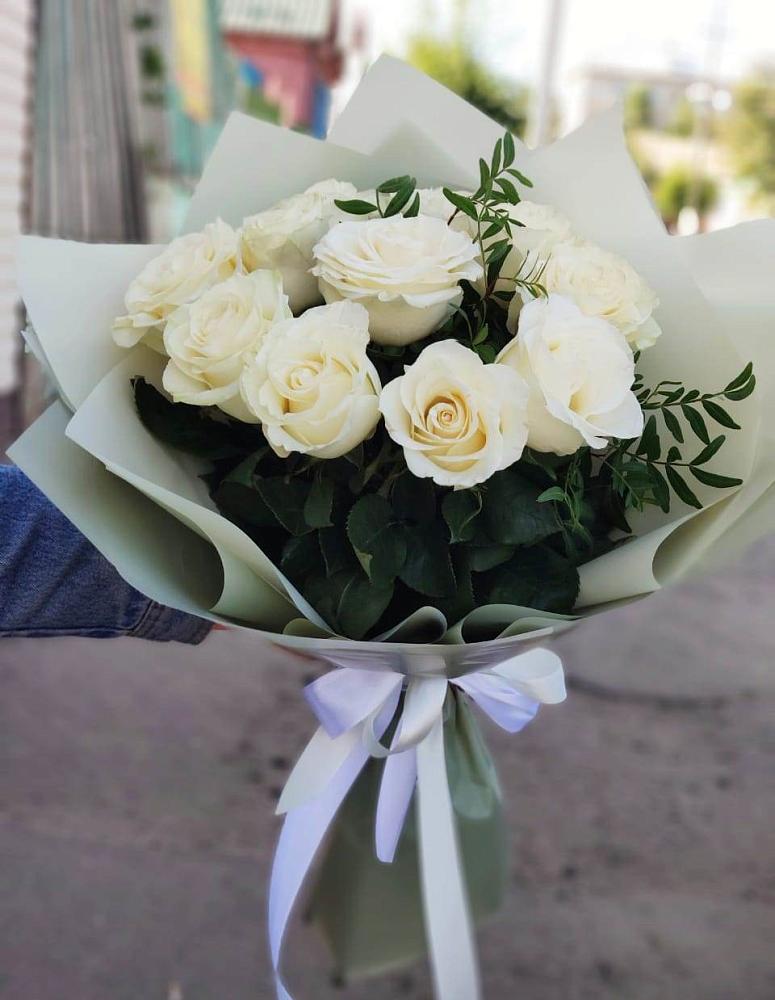 Букет Белые розы Проуд в Лузино