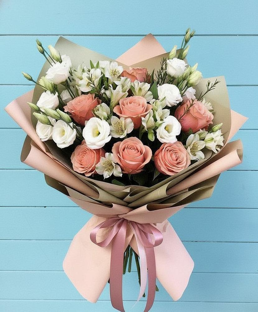 Букет цветов из: Розы, Альстромерии и Лизиантусы в Лузино