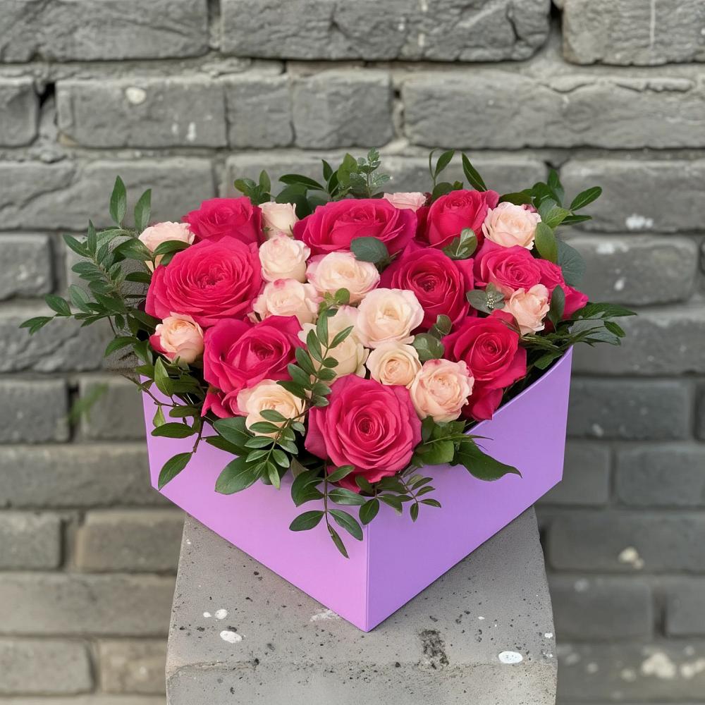 Цветочная композиция из Розы в коробке в Лузино