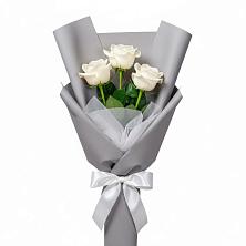 Букет 3 белые розы в Лузино