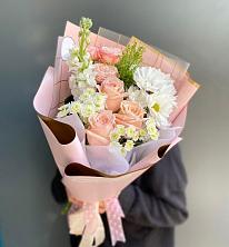 Букет цветов из:  Хризантемы и Розы в Лузино