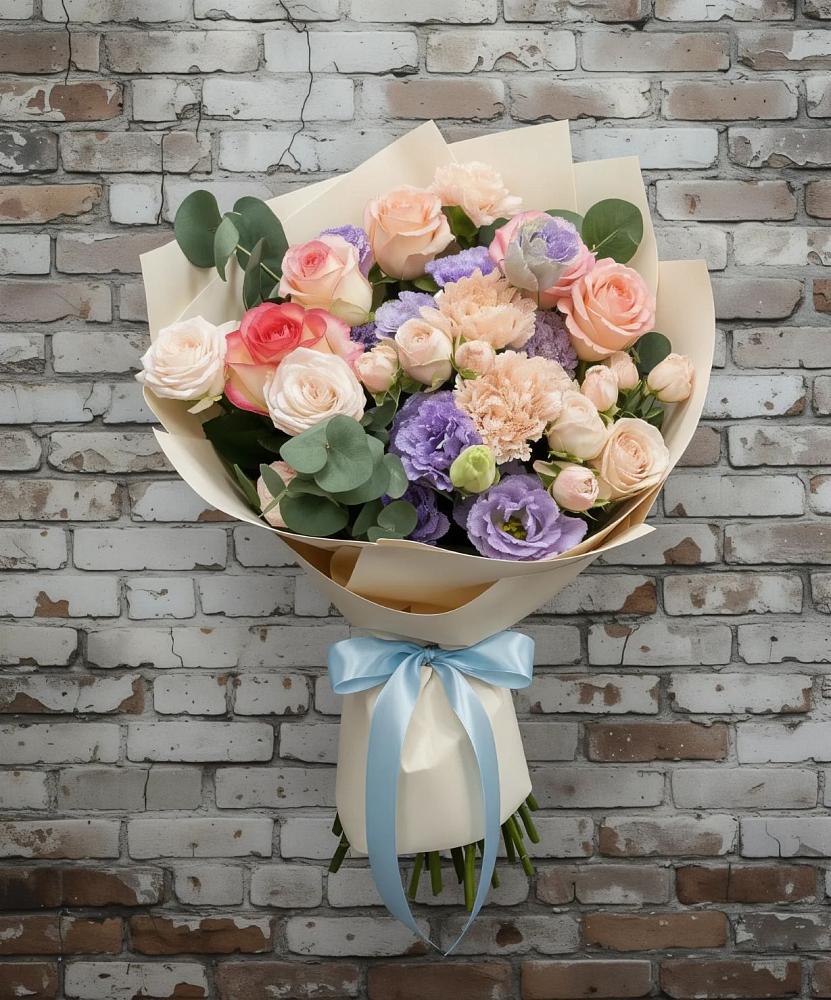 Букет цветов из: Розы, Лизиантусы и Гвоздики в Лузино