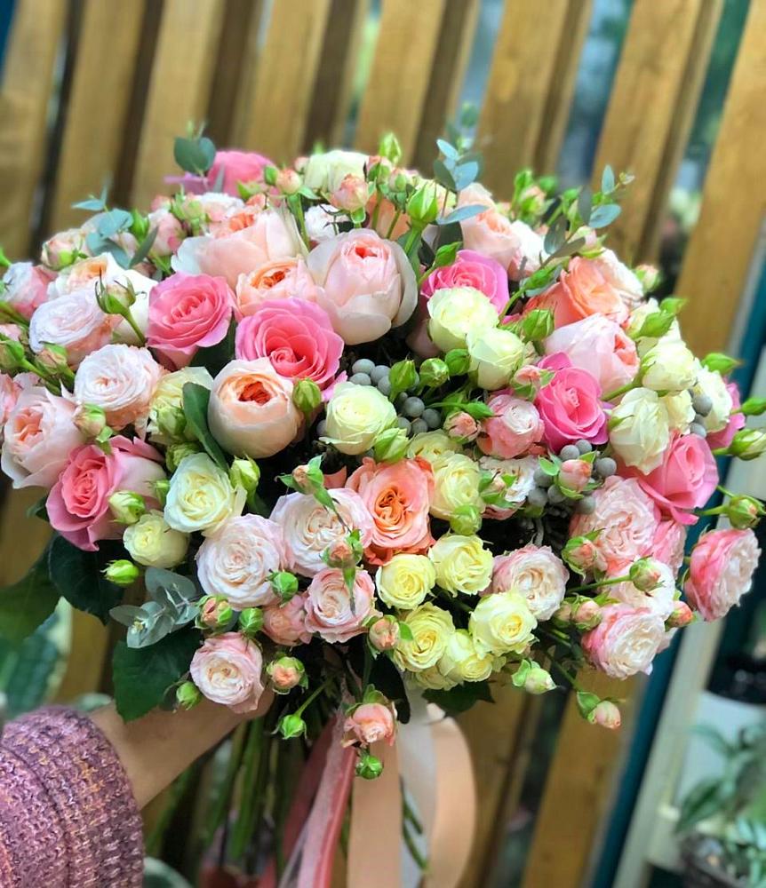 Букет цветов из: Розы в Лузино