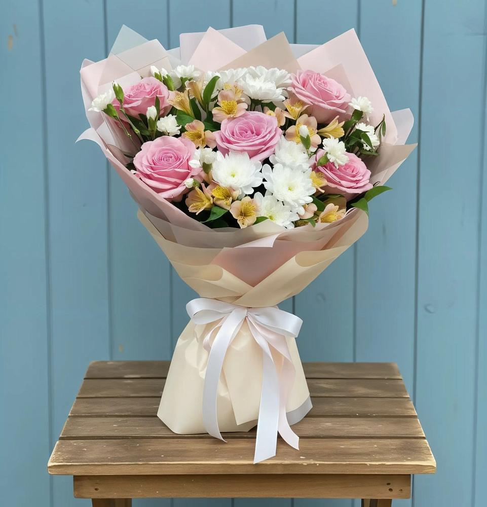 Букет цветов из: Гвоздики, Орхидеи и Розы в Лузино