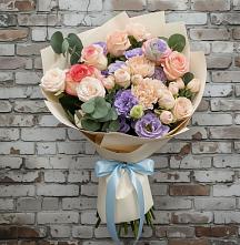 Букет цветов из:  Розы, Лизиантусы и Гвоздики в Лузино